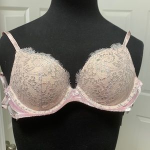 Victoria’s Secret very sexy, push-up, light, pink bra